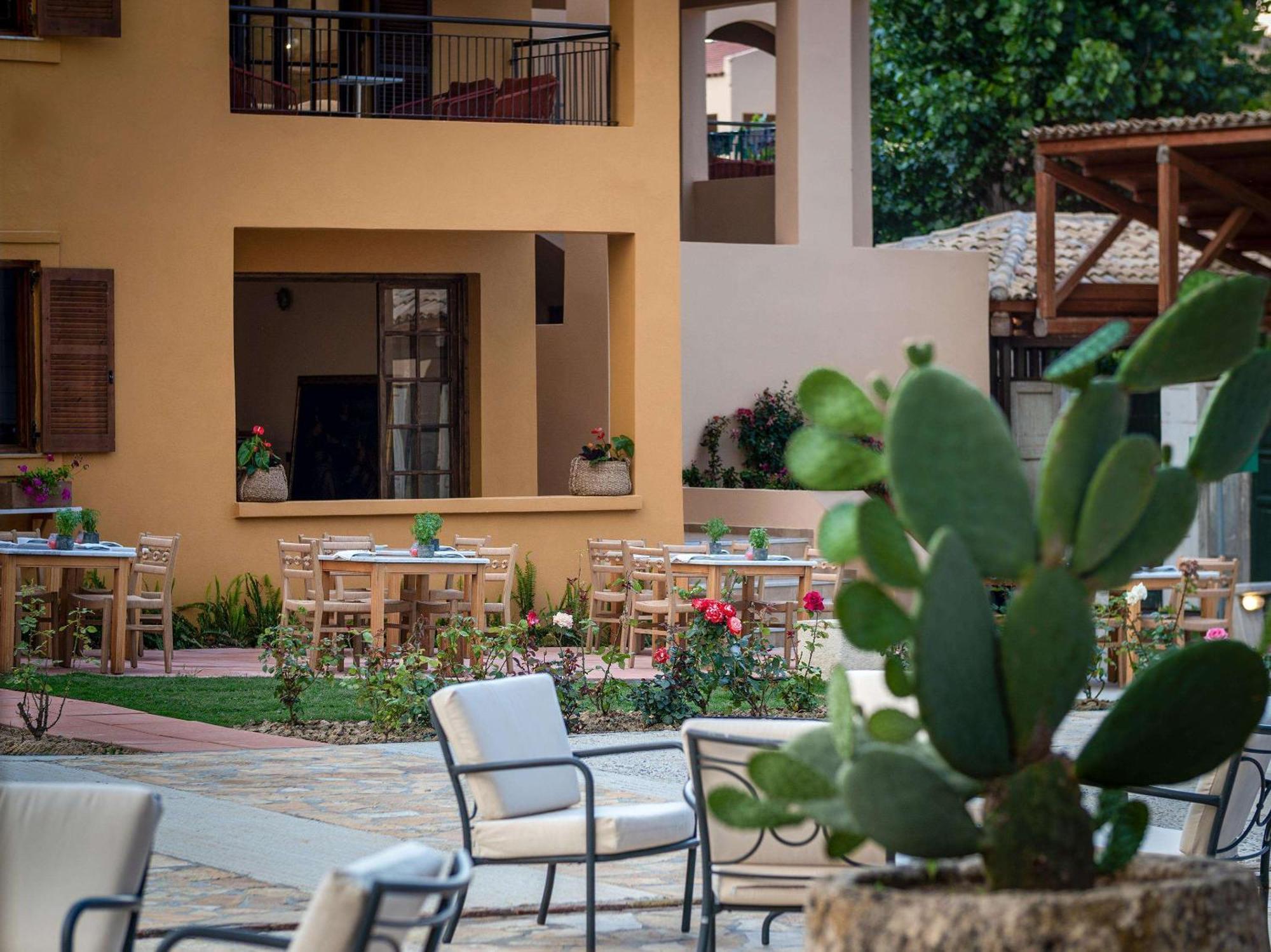 Otel Grecotel Luxme Costa Botanica Acharavi (Corfu)